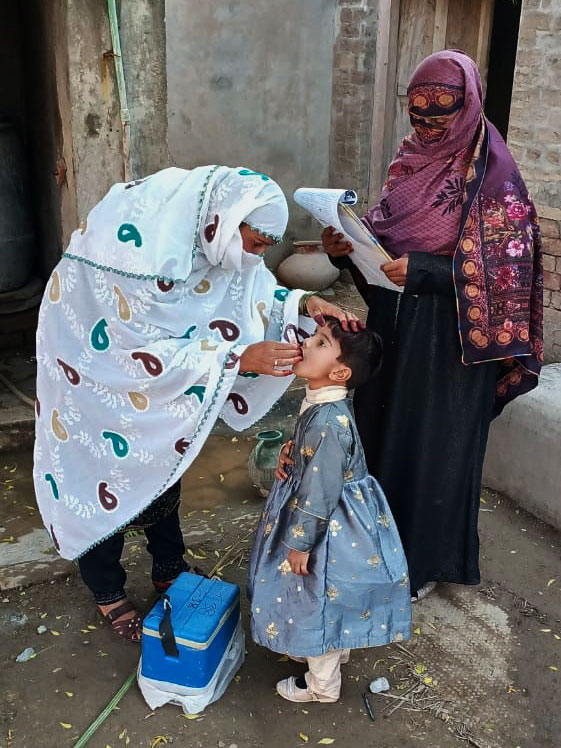 Shaheen Bibi administrated vaccine during the polio campaign. @NEOC/2022