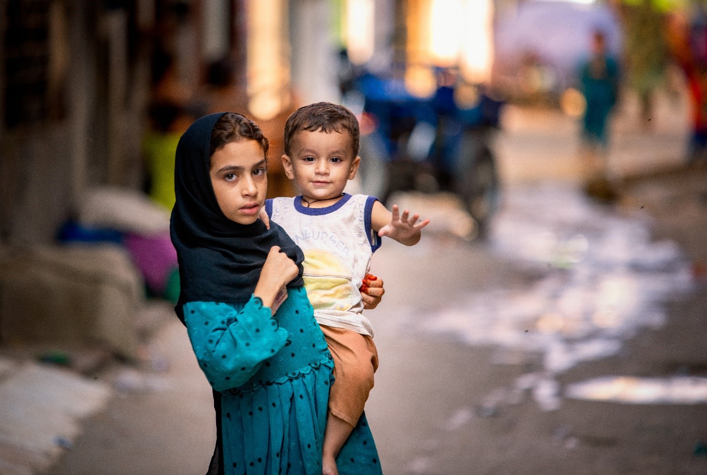 Reaching all children with life-saving vaccines is critical to reduce immunity gaps. Photo: 2020/UNICEF Pakistan/Mehdi Bukhari